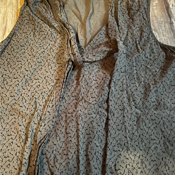 Perfect condition - just very wrinkly from being in drawer - Picture 7 of 7